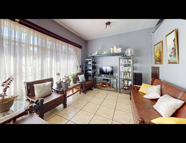 3 BEDROOM TOWNHOUSE FOR SALE IN ELSPARK